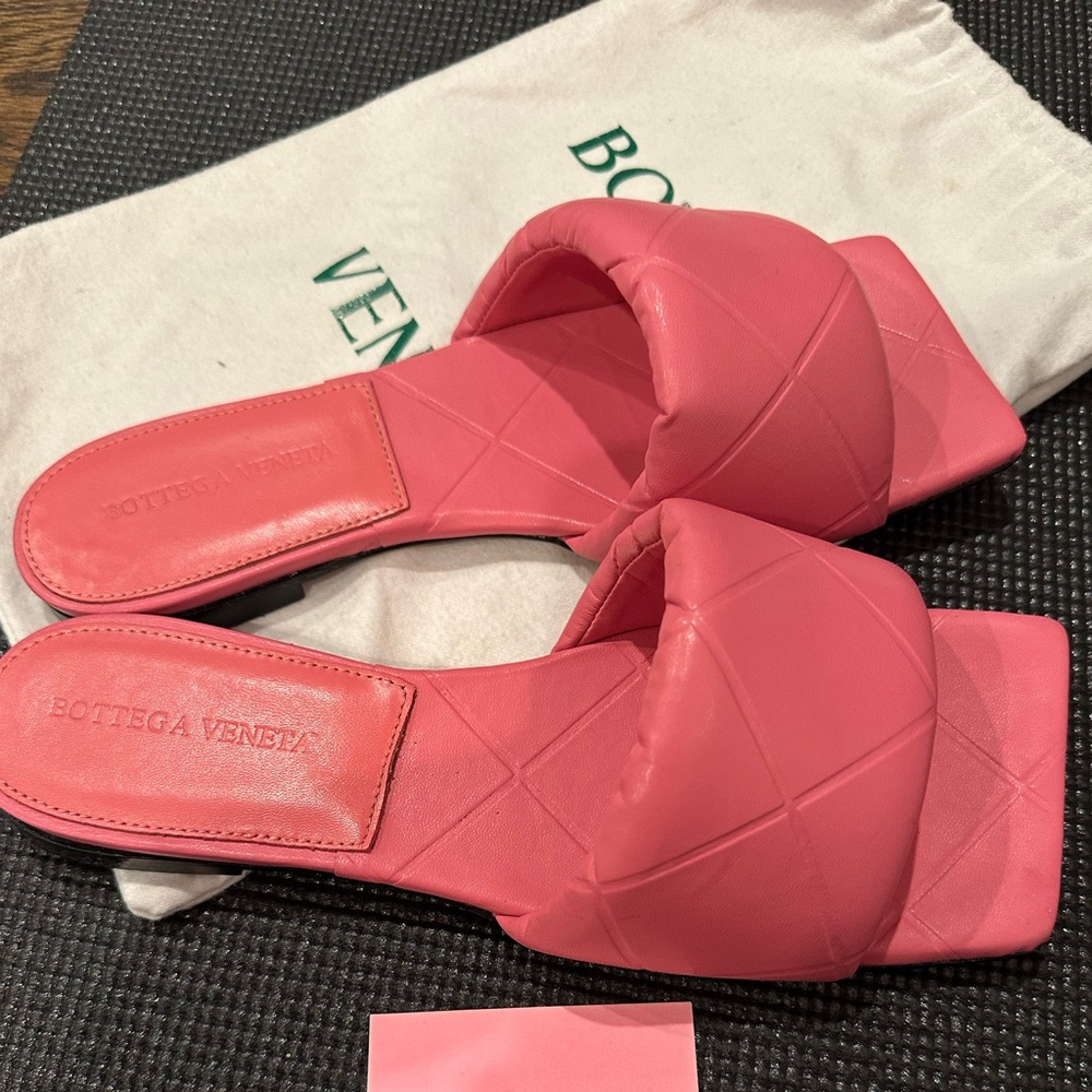 Bottega veneta padded lido sandals - Picture 2 of 2